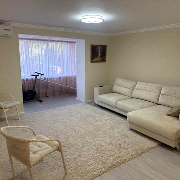 Продам 3-кімн. квартиру перший поверх ЖК Агрореммаш