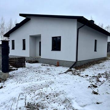 Продам світлий , просторий будинок.