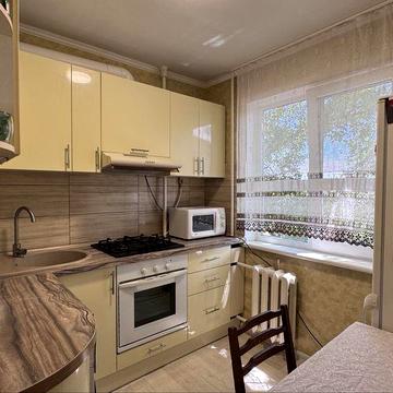 2 кімнатна квартира, р-н Шкільна