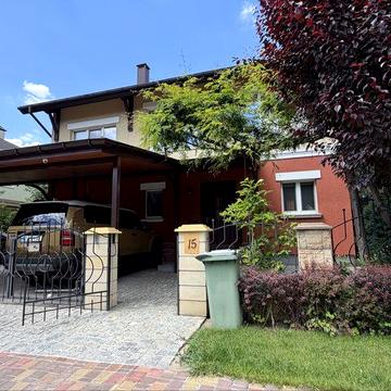 Продаж будинку у класичному стилі Золоті Ключі вулиця Харківька Слобожанське