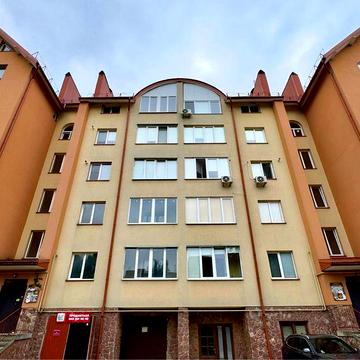 ПРОДАЄТЬСЯ ДВОРІВНЕВА квартира в чудовому районі