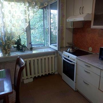 Сдам 2 ком кв Лахтинская 4/5