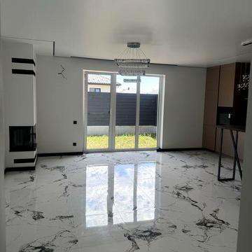 Продаж дуплексу з ремонтом с. Струмівка 82м.кв. 3,1 сотки землі.