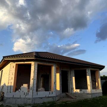 Продам будинок новобудову в місті, район каравана
