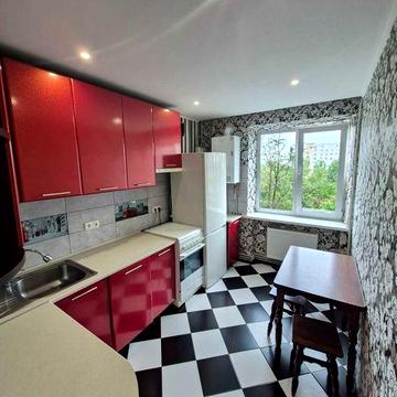 Продам 3-х кім квартиру 62м2 з інд.опаленням, ремонт, меблі, техніка.