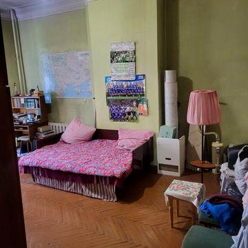 Продам 2к сталинку Яворницкого (возле Атриума)