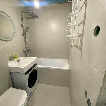 Продам 2 кімнатну квартиру в центрі