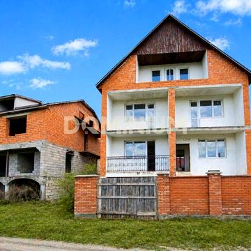 Продається новобудова у м. Хуст