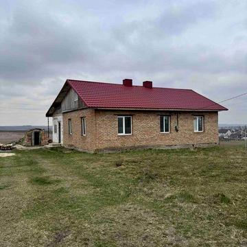 Продаж будинку зі зручностями в с.Сатиїв