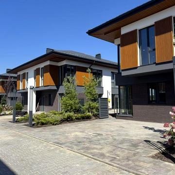 Петропавлівська Борщагівка КМ Garden Villadge  таун з ремонтом