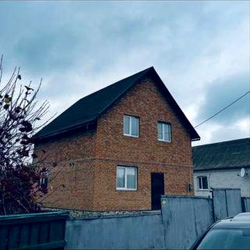 Будинок з дуже гарним участком в центрі міста. Близько ліс/автостанція