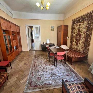 Продаж 3-х к-ної кв-ри в центрі Львова  вул. Пекарська
