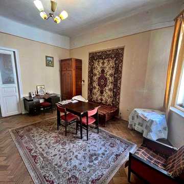 Продаж 3-х к-ної кв-ри в центрі Львова  вул. Пекарська