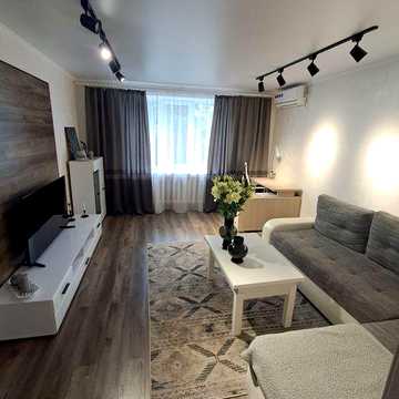 Продам будинок (3 окремі житла зі зручностями) в районі школи 1