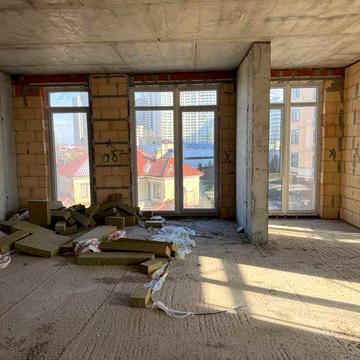 СРОЧНО! 3-ком квартира на Литературной 832$/м2 +два паркинга с кладов