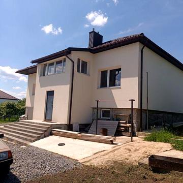 Продаж маєтку в Модричах
