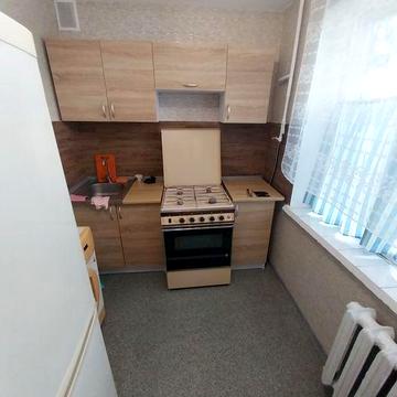 Сдам 2 х кімнатну Дарницька площа ,вул Азербайджанська 4