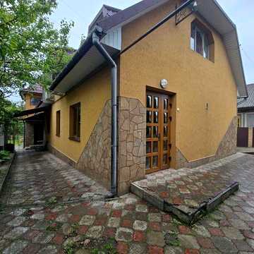 Продаж будинку в р-ні Кемпінг з гаражем і підвалом