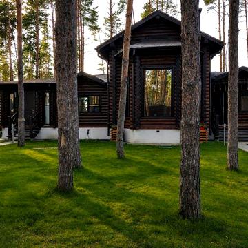 Преміальний зруб із карпатської смереки в елітному котеджному містечку «Соснова Бухта»