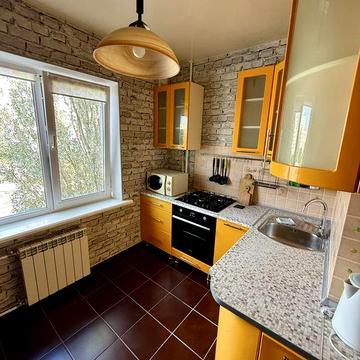 Затишна 1 кім.  квартира /вул. Вербицького 28А / Метро Вирлиця 5 хв / 37м2