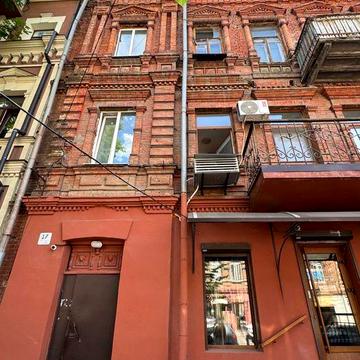 Продам квартиру в цертре Днепра ул Старокозацька 17
