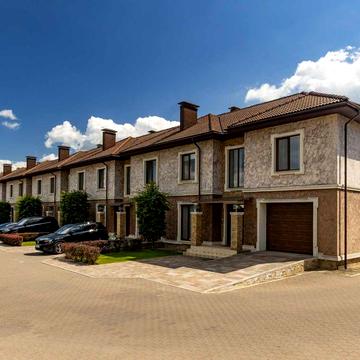 Оренда таунхауса 215 м² у КМ «Блакитна Лагуна» (Осокорки) | 3 спальні, гараж, пляж, охорона