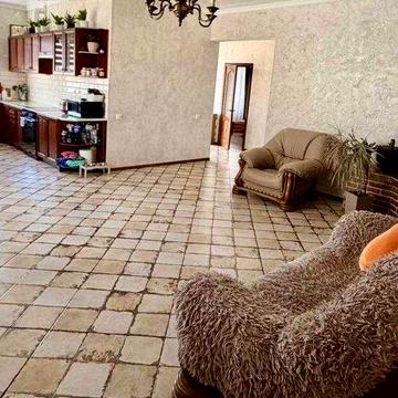 Здам упакоаний будинок для великої сімї, 3 спальні, камін, село Гора