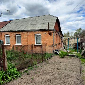 Продам будинок (цегляний)