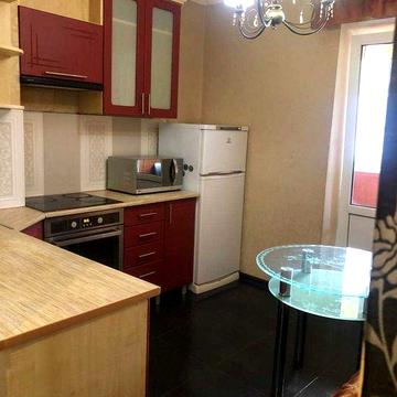 Продам квартиру на Олени Пчілки 2б Ціна 63 000