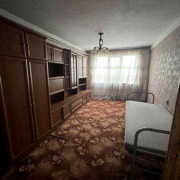 Продам 2-кімнатну квартиру та хозприміщення від власника