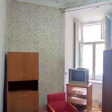 Трёхкомнатная квартира на ул. Льва Толстого (Киры Муратовой)