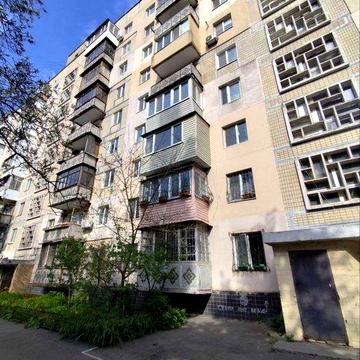 2 кімнатна Адміральський пр. 9ти поверховий будинок.