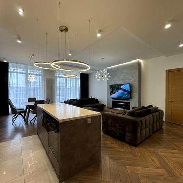 Сдам 5к жк Comfort City 220 м2.