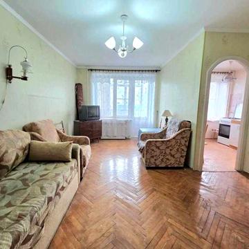 Продаж 1-кімнатної квартири / пр-т Воскресенський, 16 / Воскресенка / м. Дарниця