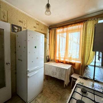 Продаж 2 кімнатної квартири без комісії цегляний будинок торг