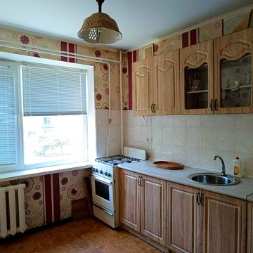 Здається на рік 3-кімн. квартира без меблів р-н вул. Тищика