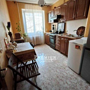 3-кімнатна квартира з ремонтом, Київський район, 64 м²