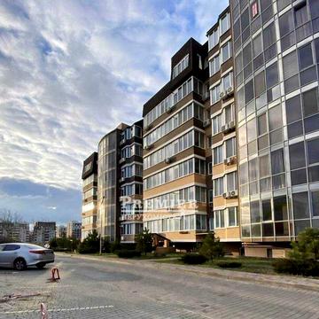 Простора 2-к квартира 86 м² в новобудові. Індивідуальне опалення!