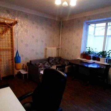 Продам 2к. кв. метро Тракторный завод.