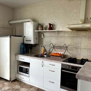 Печерська вул., (вул. Печерська, 28)