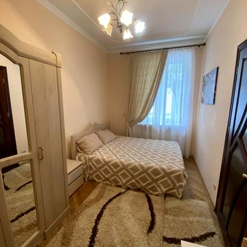 Якова Головацького вул., 32