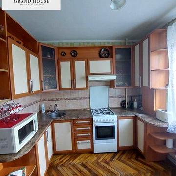 Продам великогабаритну 4-и кімнатну квартиру по вулиці Державності.