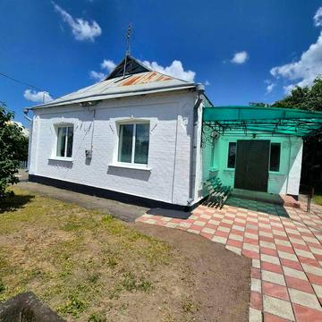 Житловий будинок з господарством