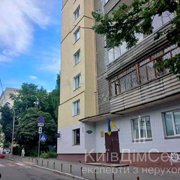 Продаж 3-кімнатної квартири вулиця Стрітенська 13 Львівська площа ,метро Золоті Ворота