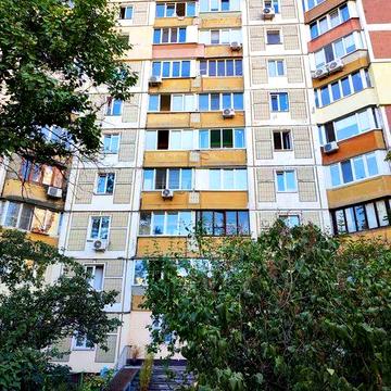 Комфортна простора 1 к. квартира, тихий двір, прекрасна інфраструктура, М. Чернігівська 20 хв.