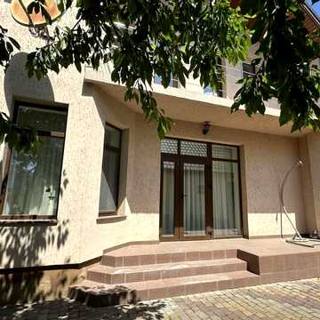 Затишний будинок доглянута територія, меблі залишаються! 43580