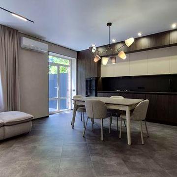 Таунхаус з ремонтом і меблями в центрі Бучі | 100 м² + мансарда | Готовий до проживання