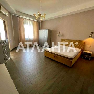 Просторная и светлая квартира 116 м² рядом с морем на Французком бульваре
