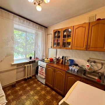 Срочно ! 1к в жилом состояния на Сегедской в крепком доме с балконом