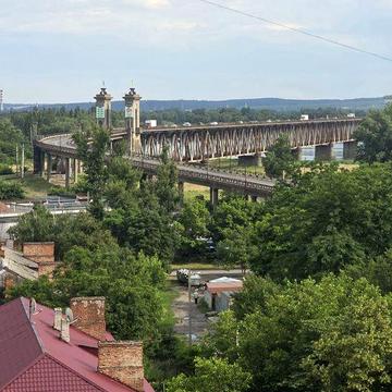 Трикімнатна в Центрі. МЕБЛІ і ТЕХНІКА. Без комісії!